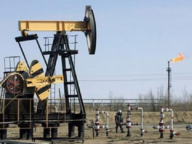 Бензин для машин был раньше нефтью, которую люди добывали из-под земли, из нефтяного месторождения.  